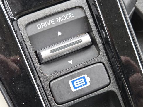 Certified 2025 Honda Accord Touring image 10