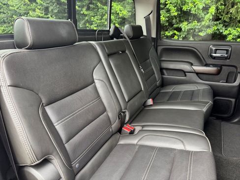 Used 2018 GMC Sierra 2500 Denali w/ Duramax Plus Package AWD/4WD image 18
