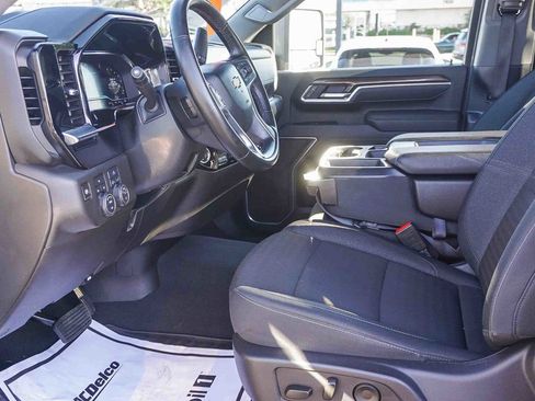 Used 2025 Chevrolet Silverado 2500 LT w/ Convenience Package AWD/4WD image 17