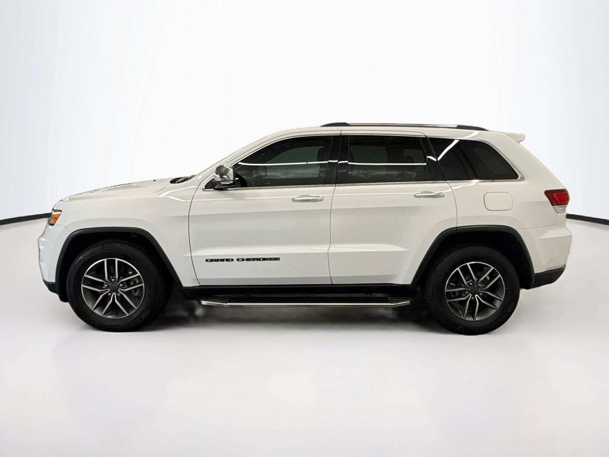 Used 2021 Jeep Grand Cherokee Limited RWD image 4