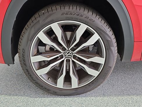Certified 2023 Volkswagen Atlas Cross Sport SEL Premium R-Line AWD/4WD image 11