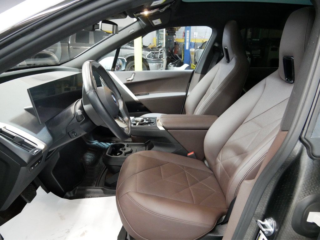 Used 2024 BMW iX xDrive50 AWD/4WD image 15