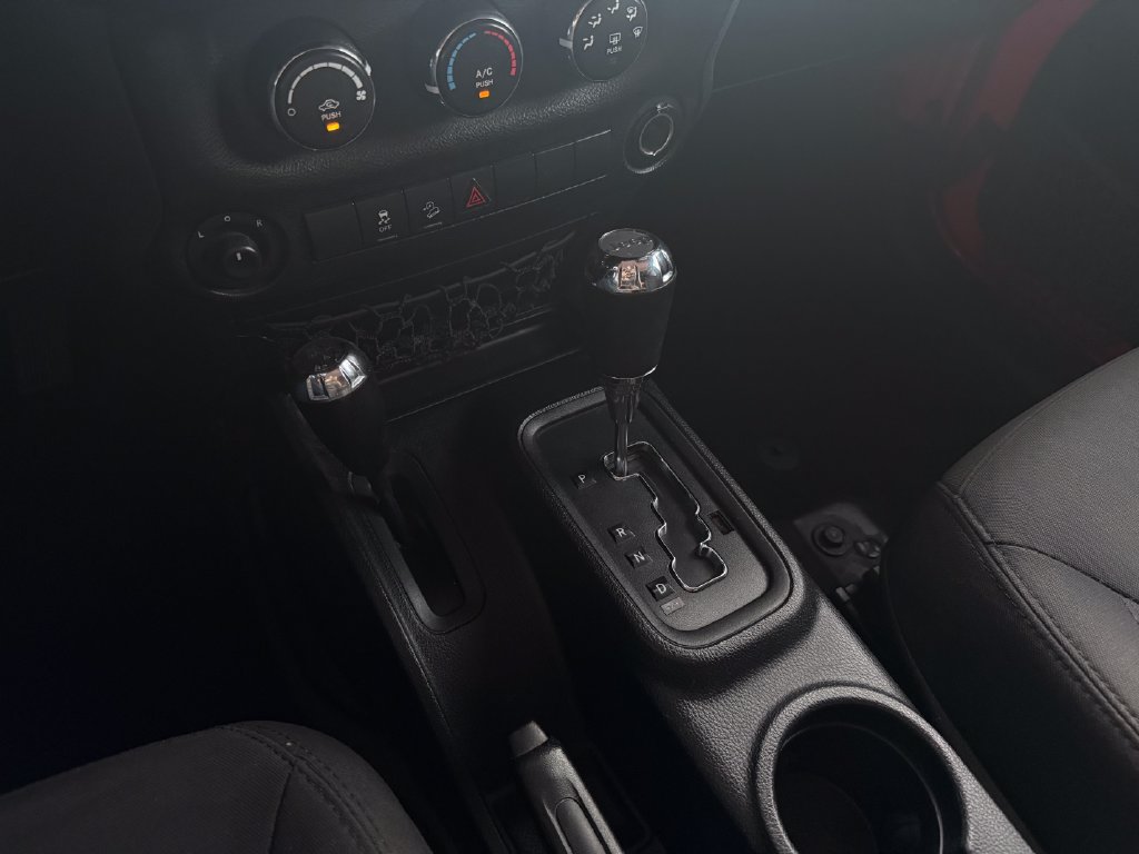 Used 2018 Jeep Wrangler Unlimited Sport S AWD/4WD image 27
