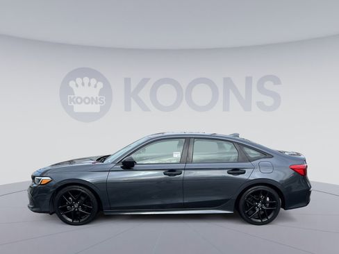 Used 2023 Honda Civic Sport image 2