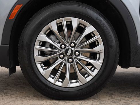 Certified 2025 Cadillac XT4 Premium Luxury image 30