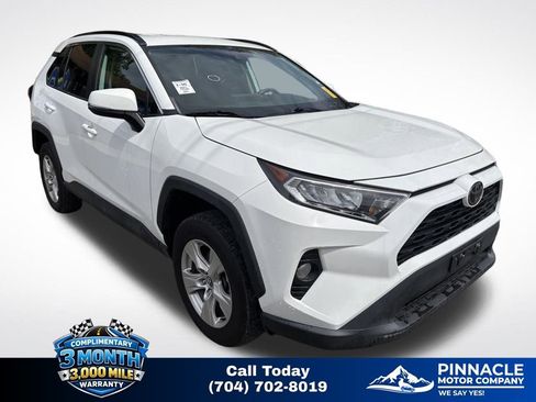 Used 2021 Toyota RAV4 XLE AWD/4WD image 1