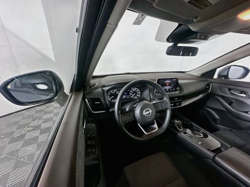 Used 2023 Nissan Rogue SV FWD image 18