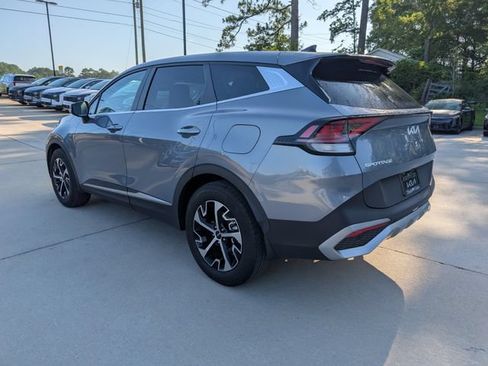 Used 2024 Kia Sportage EX FWD image 5