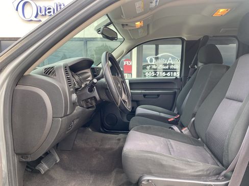 Used 2013 Chevrolet Silverado 2500 LT w/ Interior Plus Package AWD/4WD image 7