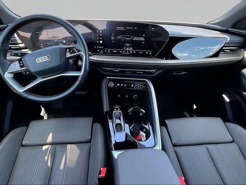 Used 2025 Audi Q5 Premium Plus w/ Premium Plus AWD/4WD image 15
