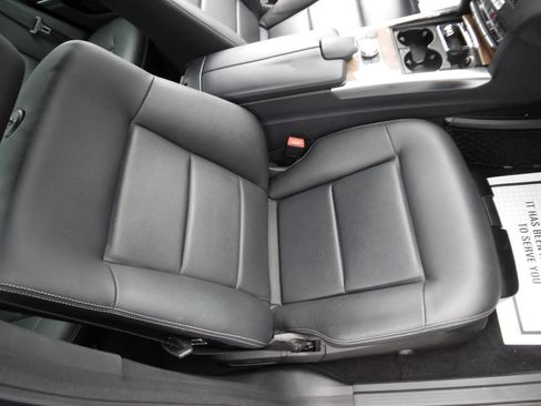 Used 2014 Mercedes-Benz E 350 4MATIC Sedan w/ Premium 1 Package image 21