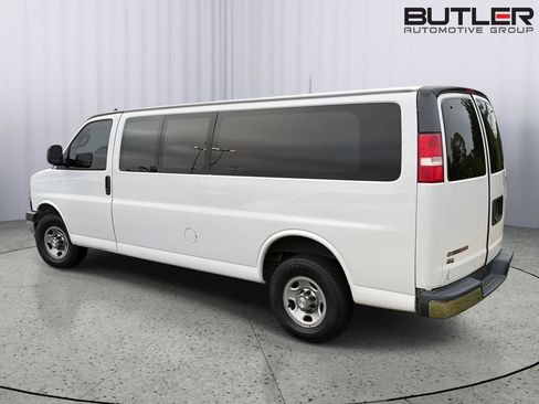 Used 2019 Chevrolet Express 3500 LT w/ LT Preferred Equipment Group RWD image 8