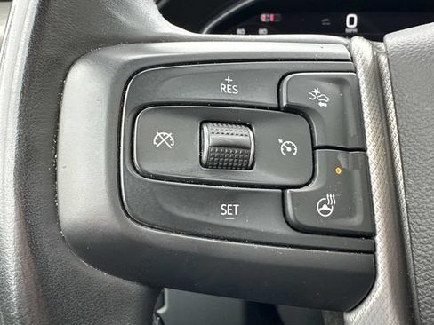 Used 2025 GMC Sierra 3500 Denali w/ Technology Package AWD/4WD image 21