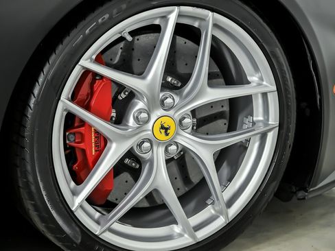 Used 2014 Ferrari F12 Berlinetta RWD image 13