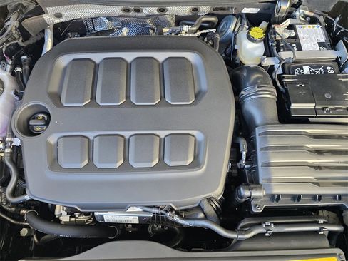 New 2026 Volkswagen Tiguan SE R-Line image 23