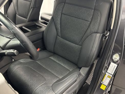 Used 2024 Toyota Tundra Limited AWD/4WD image 13