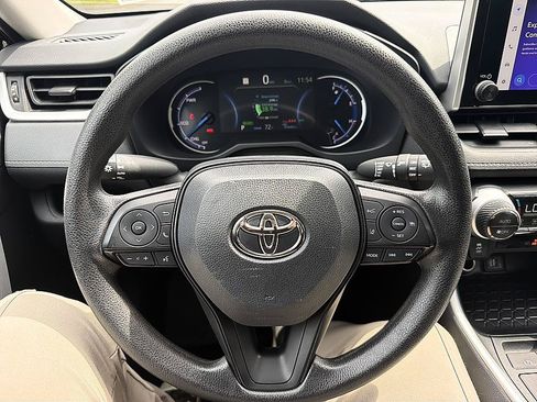 Used 2025 Toyota RAV4 XLE AWD/4WD image 14