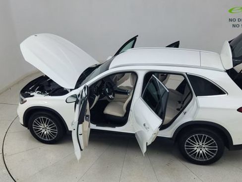 Used 2025 Mercedes-Benz GLC 300 4MATIC image 87