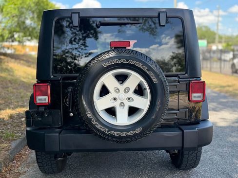 Used 2018 Jeep Wrangler Unlimited Sport S AWD/4WD image 7