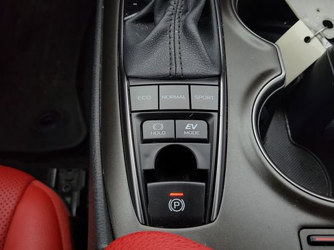 Used 2023 Toyota Camry XSE w/ Navigation Package image 31