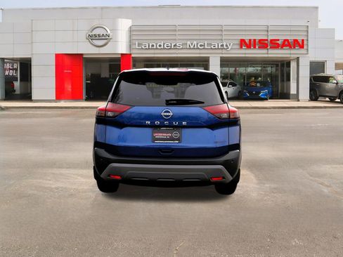 Used 2023 Nissan Rogue S image 4