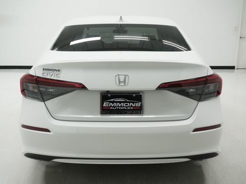 Used 2023 Honda Civic EX image 5
