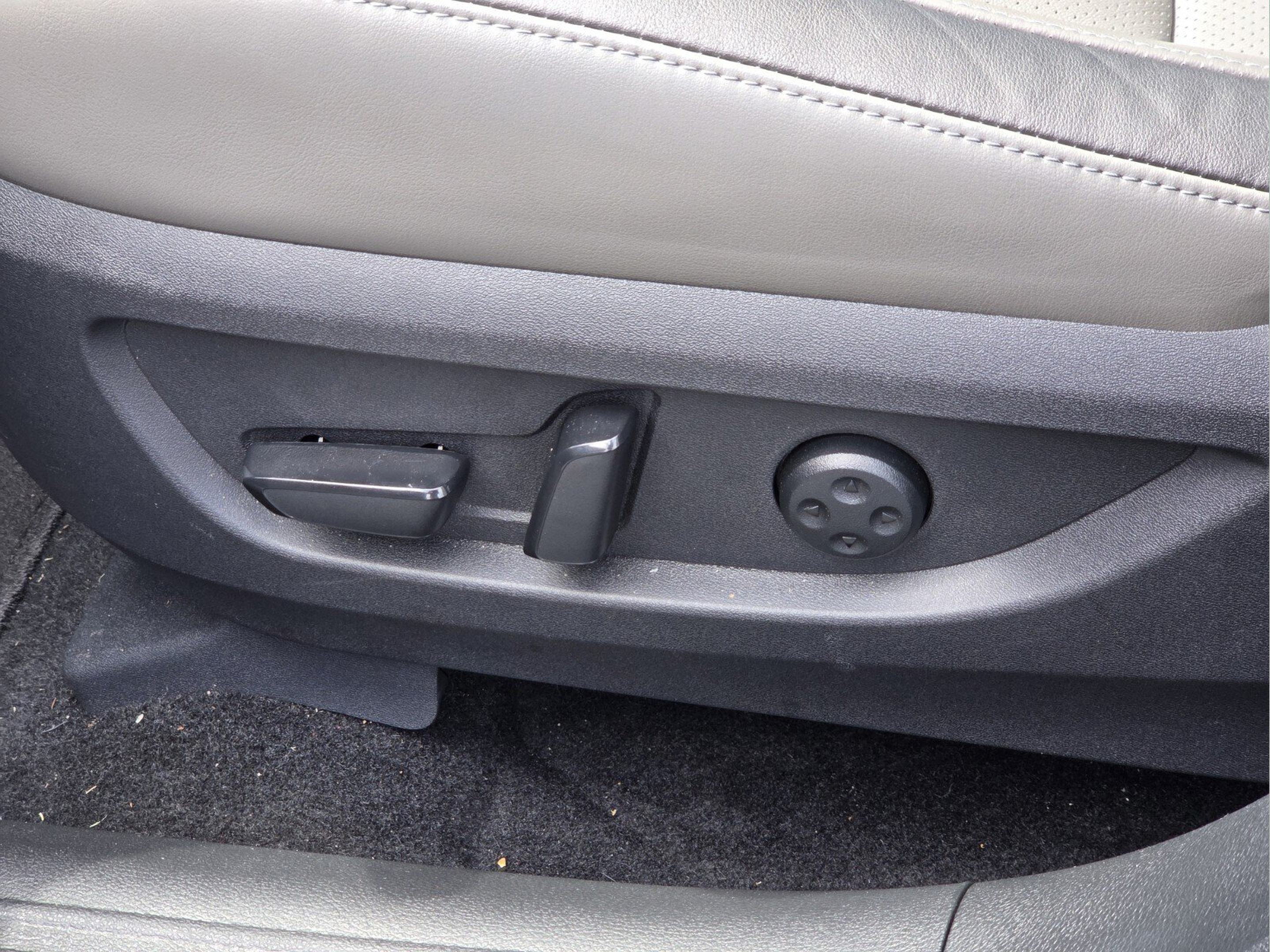 Used 2023 INFINITI QX50 Luxe FWD image 12