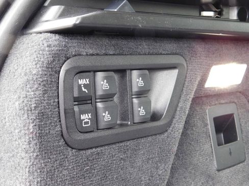 Used 2019 BMW X7 xDrive50i w/ Premium Package image 8