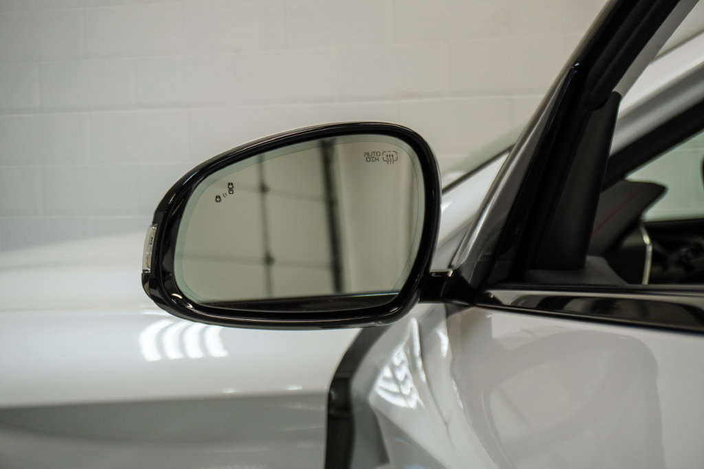 Used 2023 Genesis G70 2.0T w/ Sport Prestige Package RWD image 41