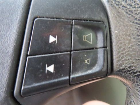 Used 2007 Volvo S40 2.4i FWD image 25