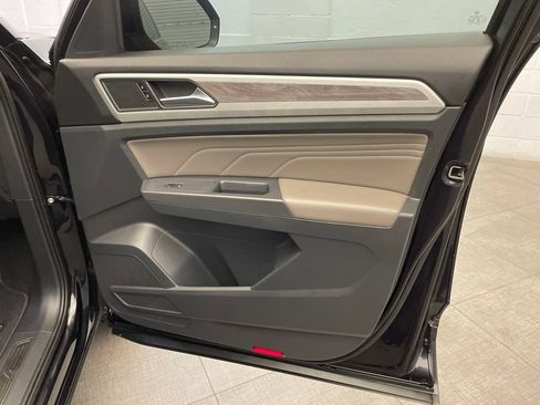 Used 2021 Volkswagen Atlas Cross Sport SE w/ V6 Towing Package FWD image 27