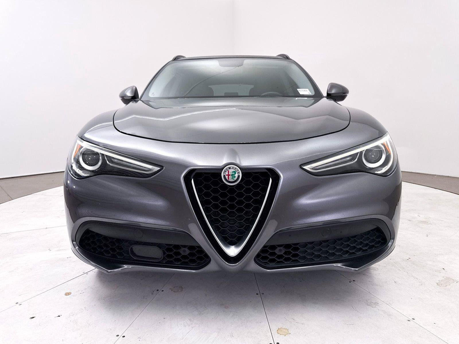 Used 2018 Alfa Romeo Stelvio Sport w/ Quick Order Package 22J Sport AWD/4WD image 12