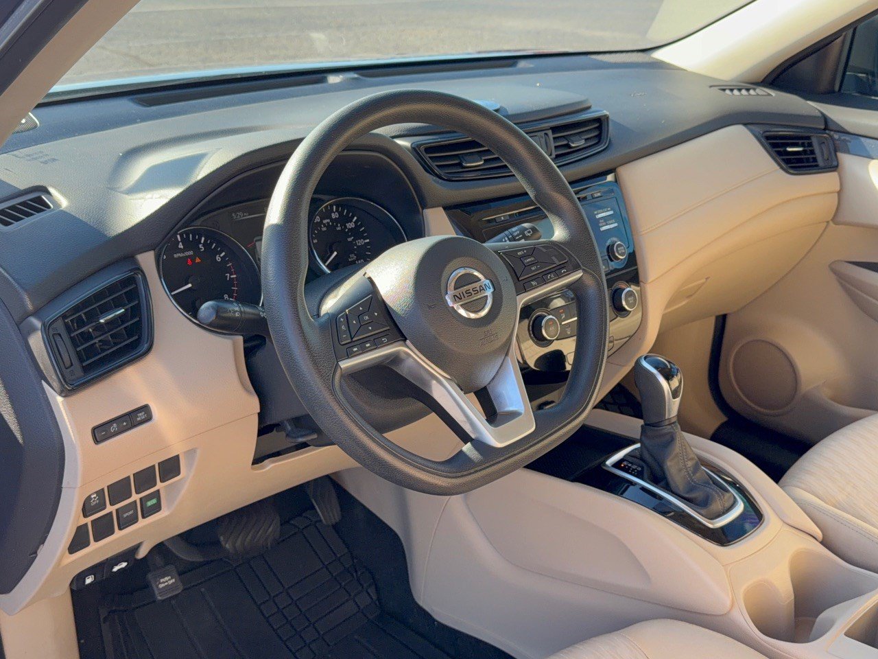 Used 2017 Nissan Rogue S FWD image 7