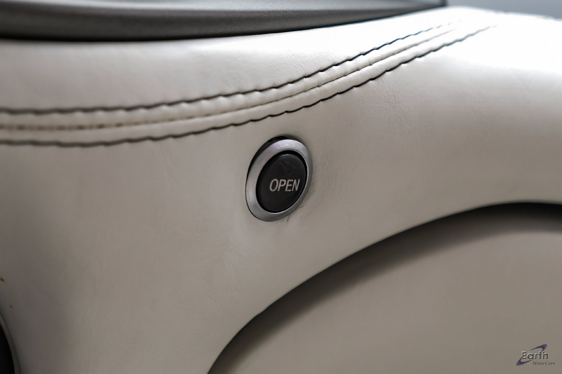 Used 2014 Ferrari F12 Berlinetta RWD image 89