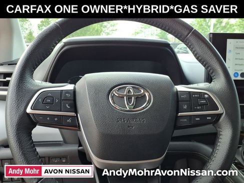 Used 2025 Toyota Sienna XLE FWD image 19