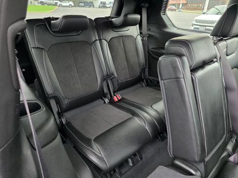 Used 2023 Jeep Grand Cherokee L Laredo RWD image 41