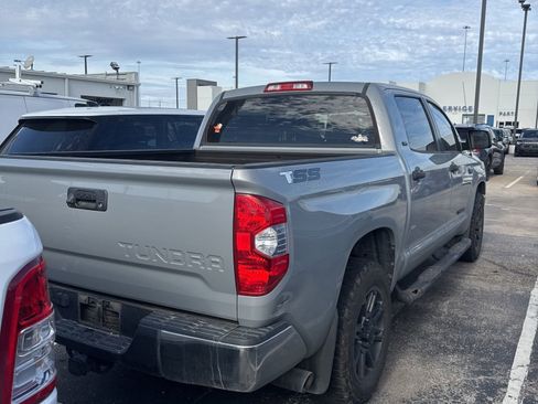 Used 2018 Toyota Tundra SR5 image 3
