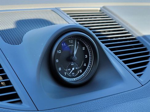 Certified 2025 Porsche Macan image 21