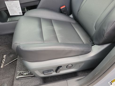Used 2026 Nissan Rogue Dark Armor FWD image 10
