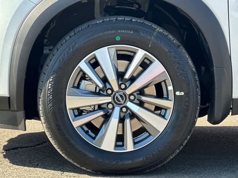 New 2025 Nissan Pathfinder SL image 28