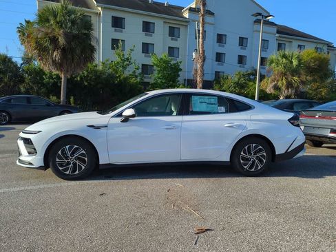 New 2026 Hyundai Sonata Blue FWD image 3