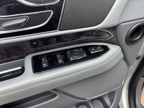 Certified 2019 Lincoln Navigator Select w/ Technology Package image 13