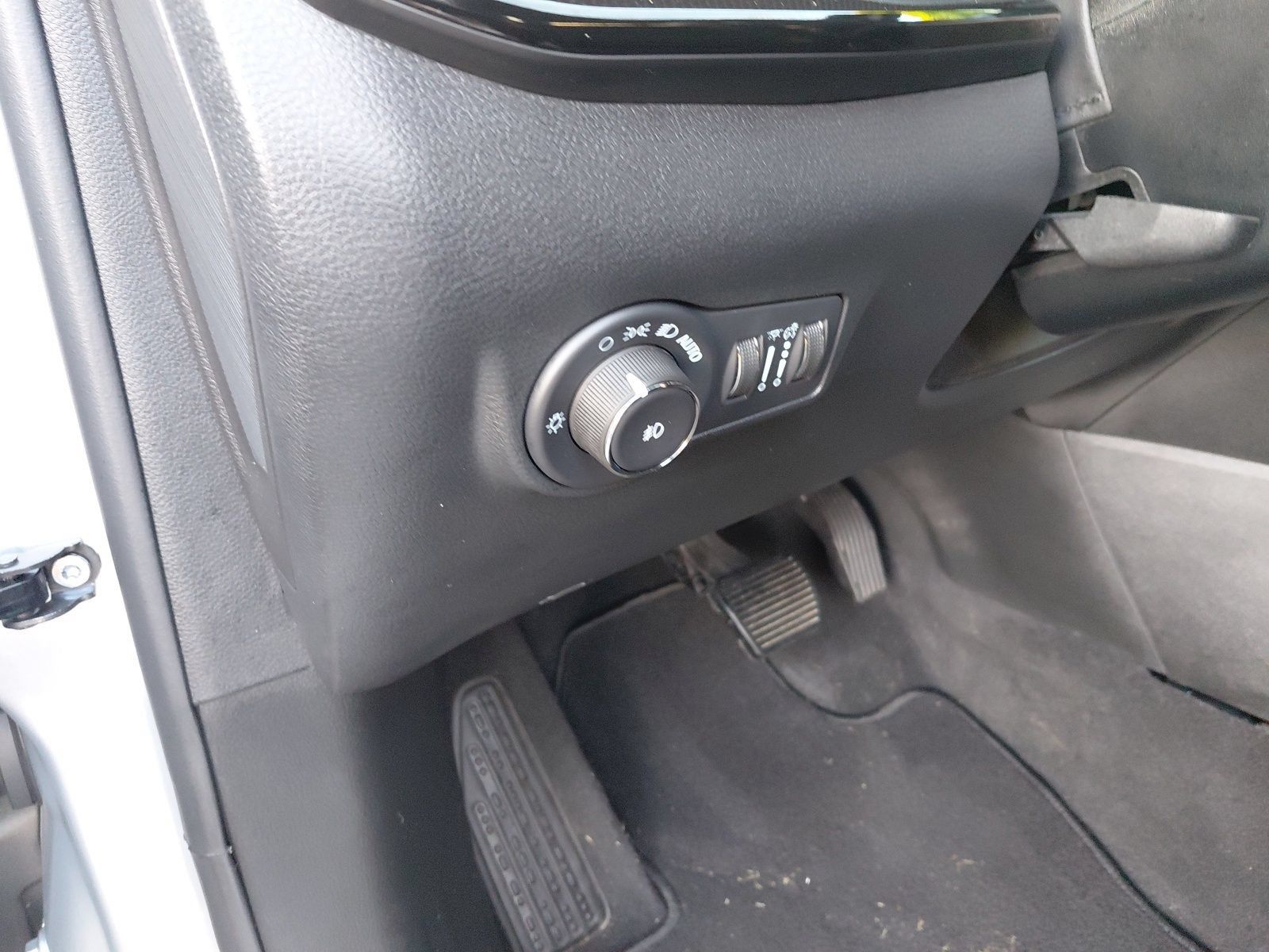 Used 2026 Jeep Compass Limited AWD/4WD image 21