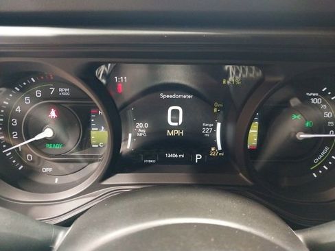 Used 2025 Jeep Wrangler Unlimited Sahara w/ Safety Group image 14