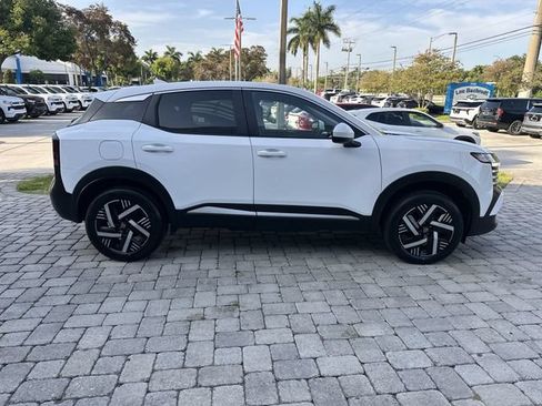 Used 2025 Nissan Kicks SV FWD image 14