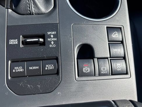 Used 2026 Toyota Highlander XLE AWD/4WD image 23