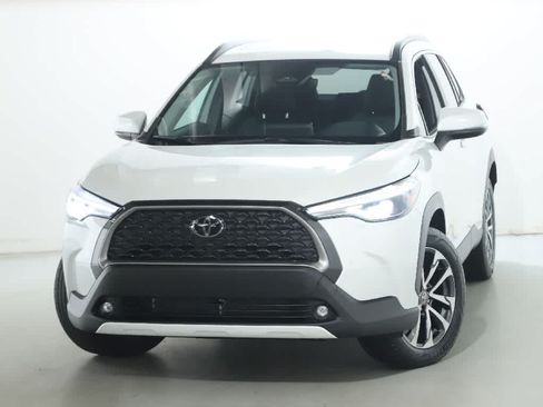 Certified 2023 Toyota Corolla Cross XLE w/ Convenience Package AWD/4WD image 3