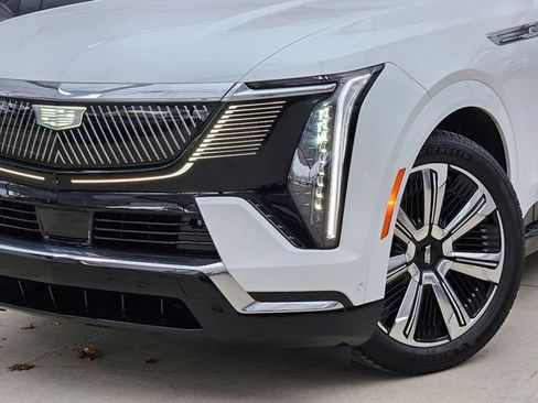 New 2025 Cadillac Escalade IQ Luxury 2 image 7