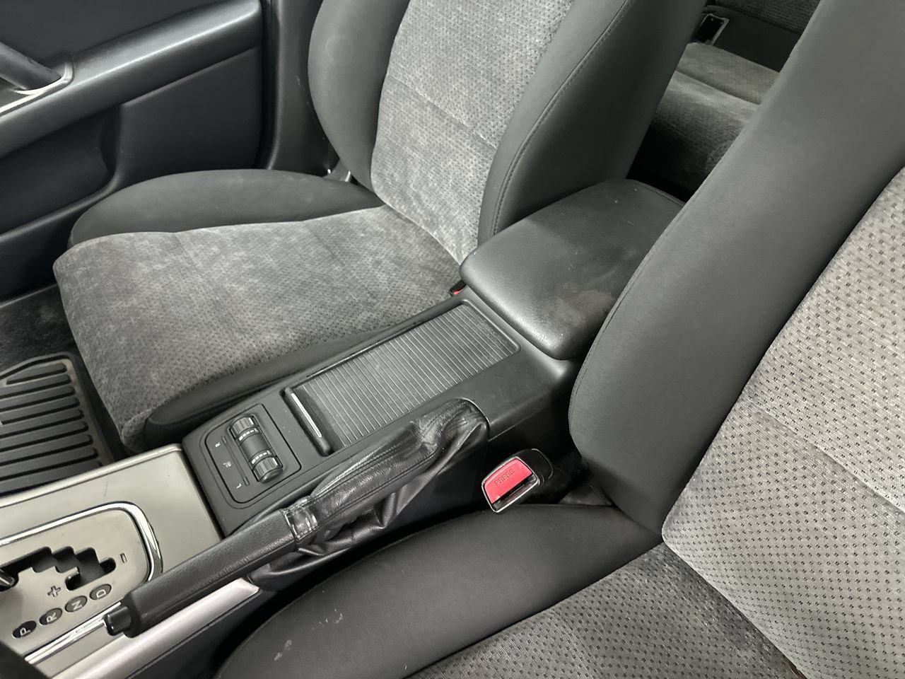Used 2006 Subaru Outback 2.5i AWD/4WD image 39
