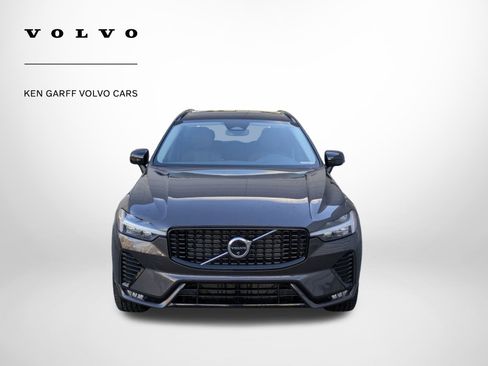 Certified 2025 Volvo XC60 B5 Plus image 9